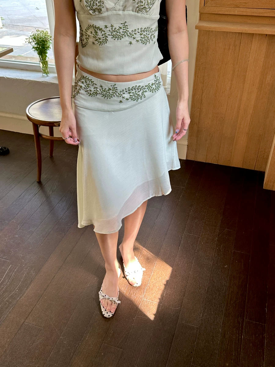 ivy embroidery camisole and irregular chiffon skirt set 1color 【NINE7145】