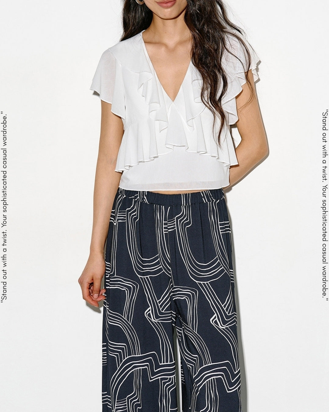 v-neck ruffled cropped blouse【NINE0335】