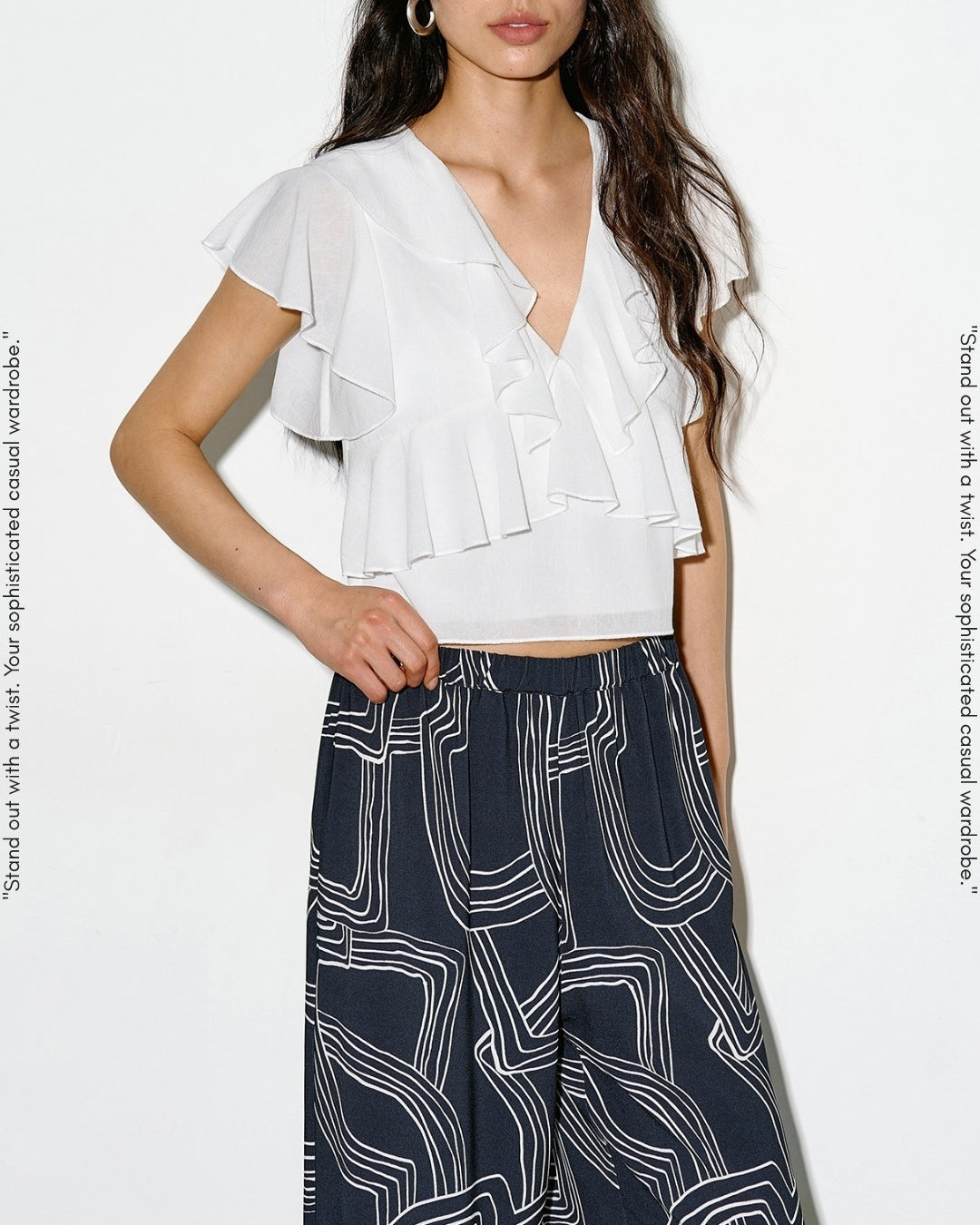 v-neck ruffled cropped blouse【NINE0335】