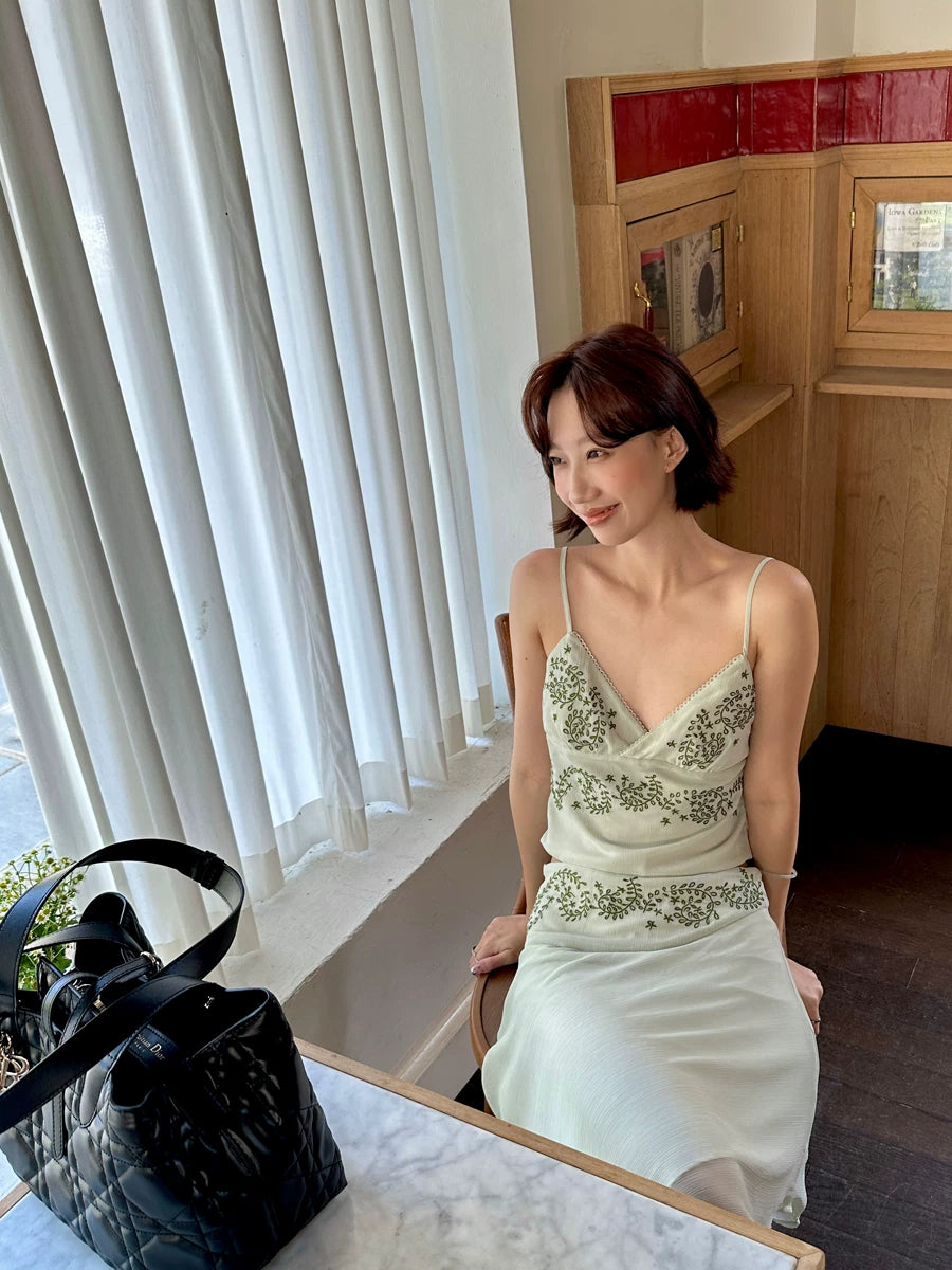 ivy embroidery camisole and irregular chiffon skirt set 1color 【NINE7145】