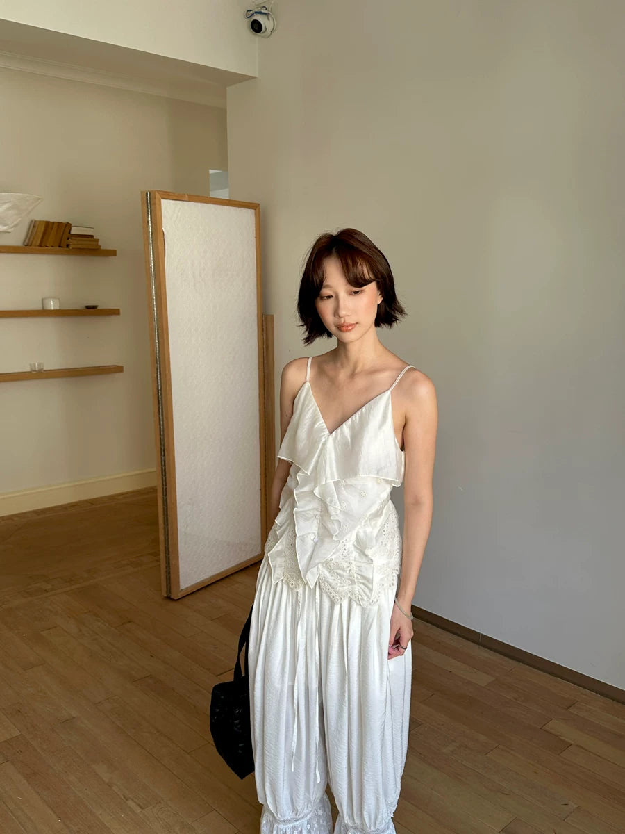 embroidery ruffle V-neck camisole tops 1color 【NINE7142】