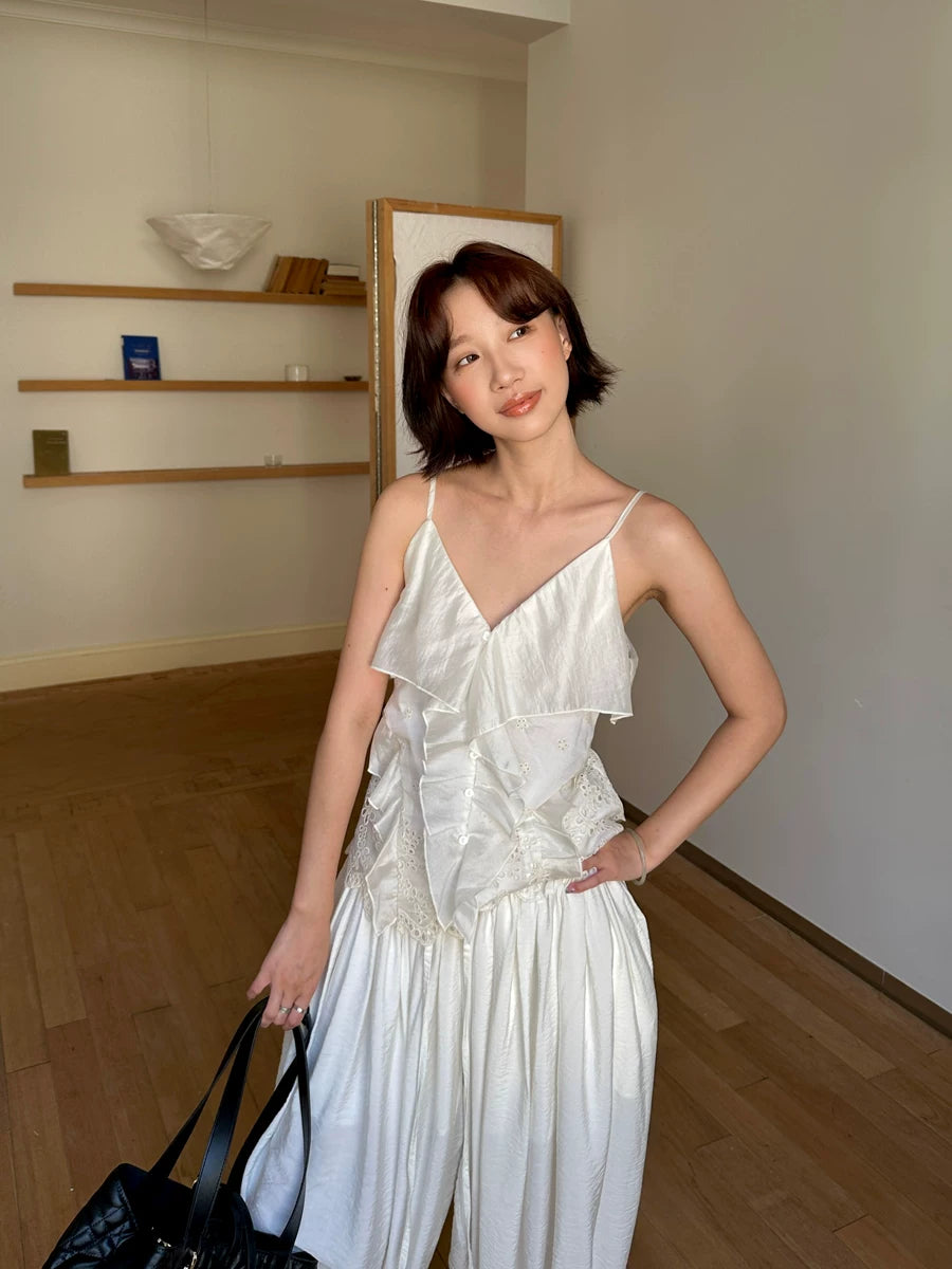embroidery ruffle V-neck camisole tops 1color 【NINE7142】