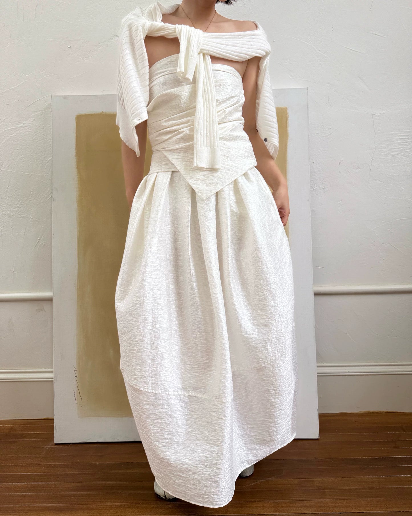 asymmetrical drape baretop setup 1color【NINE7001】