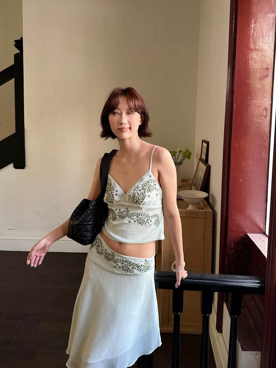 ivy embroidery camisole and irregular chiffon skirt set 1color 【NINE7145】