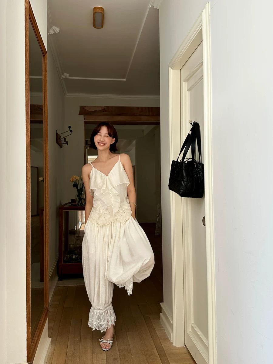 embroidery ruffle V-neck camisole tops 1color 【NINE7142】
