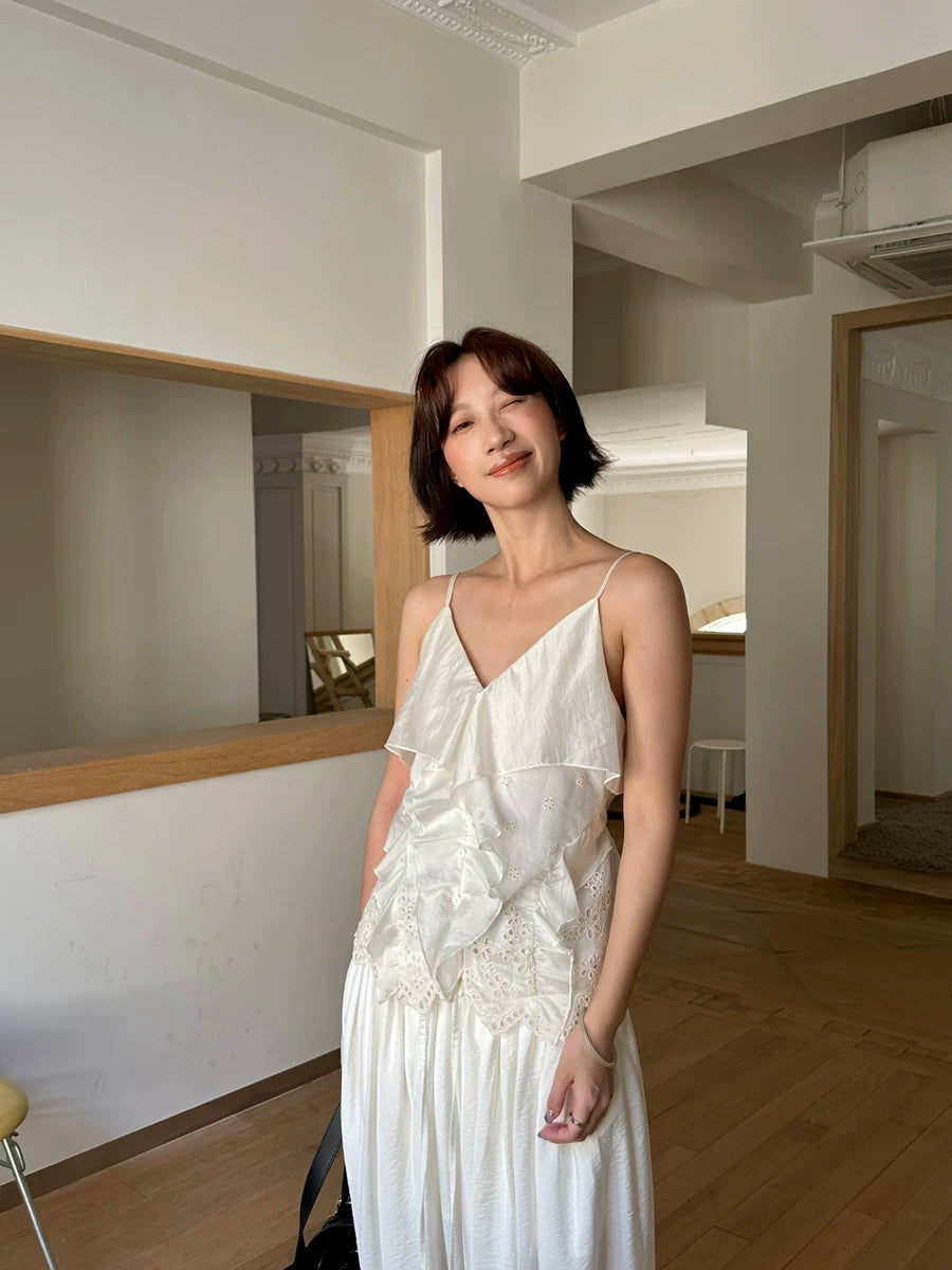 embroidery ruffle V-neck camisole tops 1color 【NINE7142】