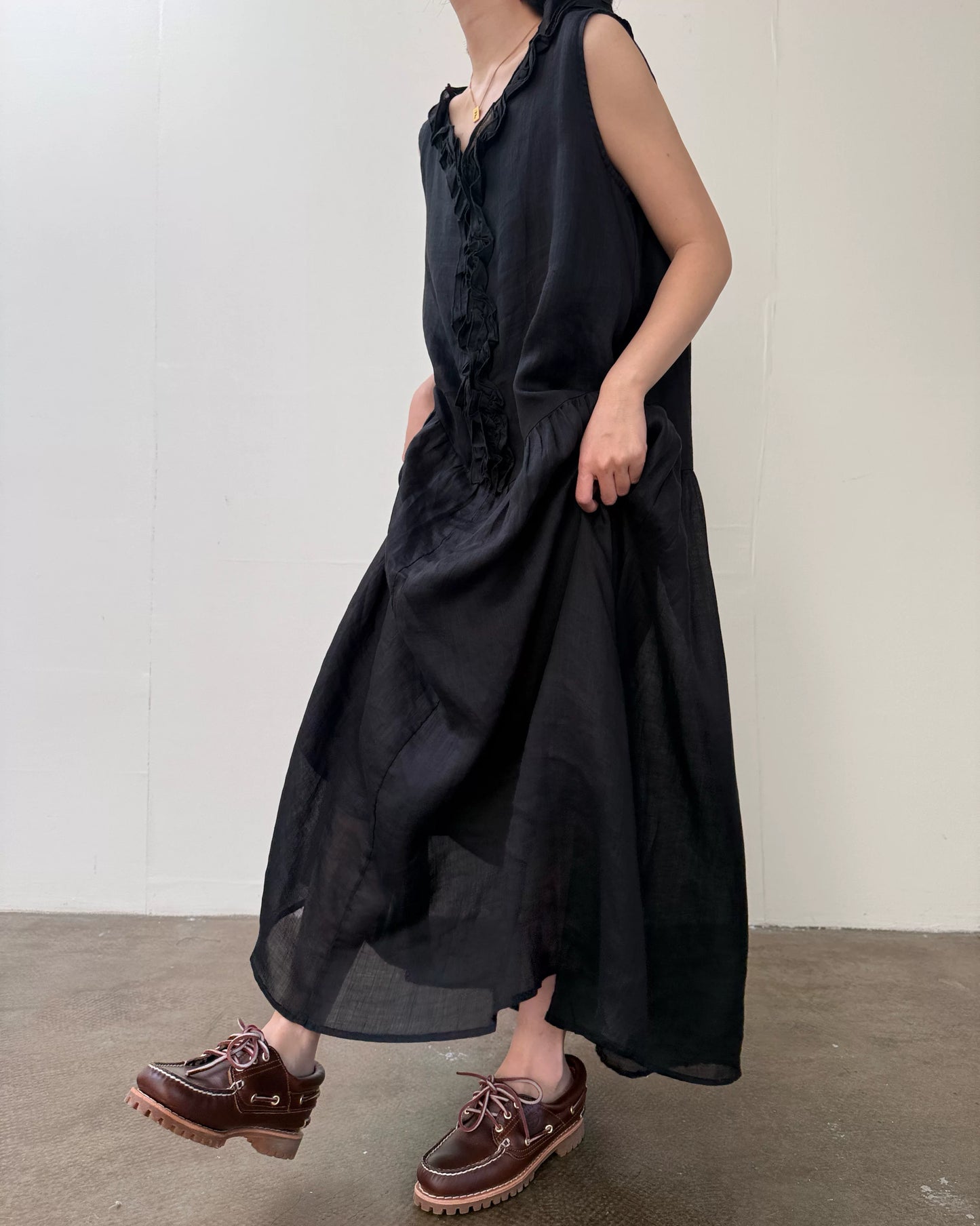 ruffle vneck flare sleeveless dress 2color【NINE7003】