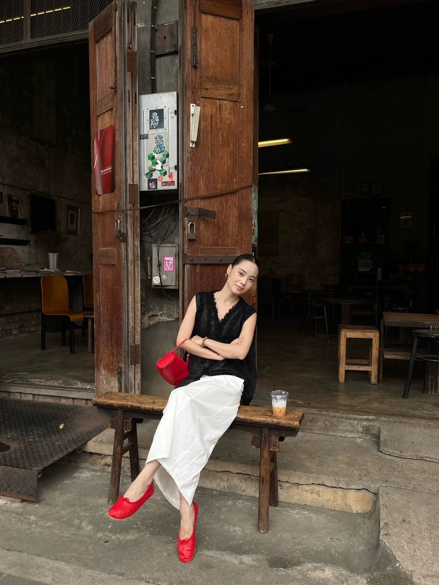 v-neck ruffle lace sheer sleeveless blouse 1color 【NINE7201】